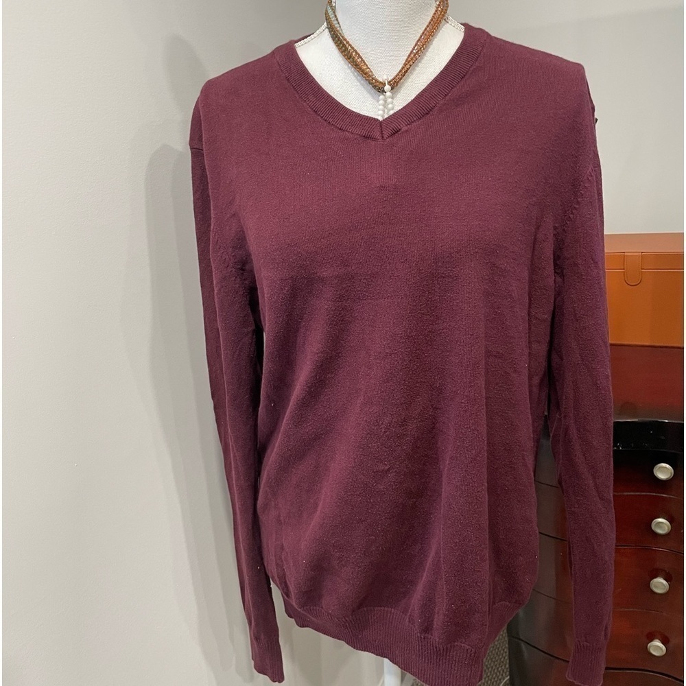 Old Navy V-neck Sweater - Picture 1 of 7